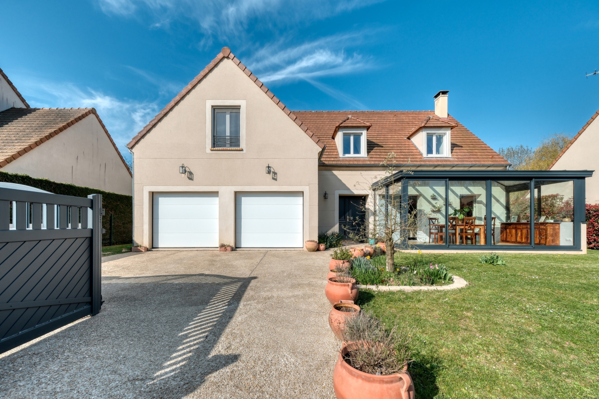 MAISON IMPECCABLE D'ETAT - 206M2 - 4CHAMBRES + BUREAU - PIS