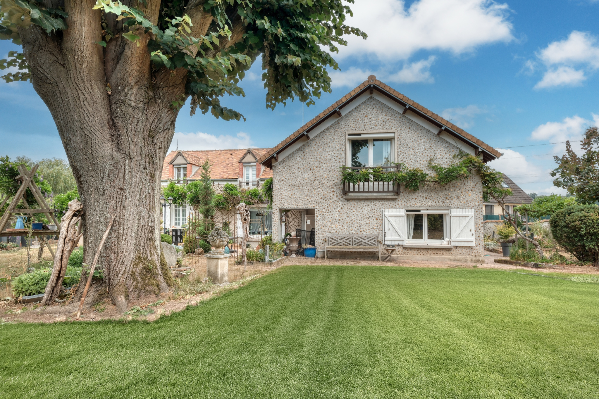 TRES BELLE MAISON ANCIENNE DE 213M2 AU SOL - 4 CHAMBRES - TE