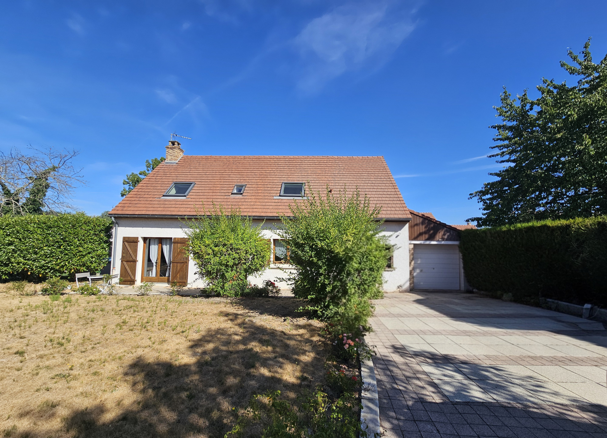 MAISON A VENDRE A FONTENAY LES BRIIS DE 7 PIECES - 5 CHAMBRE